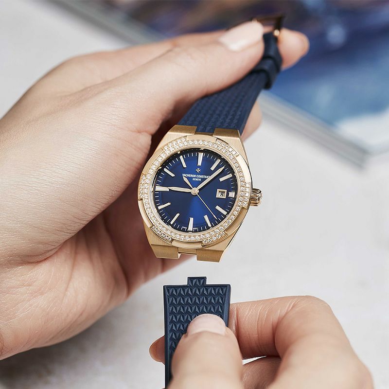 VACHERON CONSTANTIN OVERSEAS AUTOMATIC <br>ヴァシュロン・コンスタンタン オーヴァーシーズ オートマティック <br>4605V/200R-B978