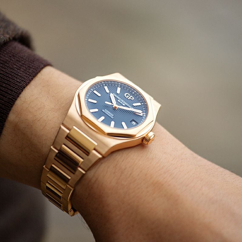 GIRARD-PERREGAUX LAUREATO 42 MM ジラール・ベルゴ ロレアート 42 MM 81010-52-436-52A