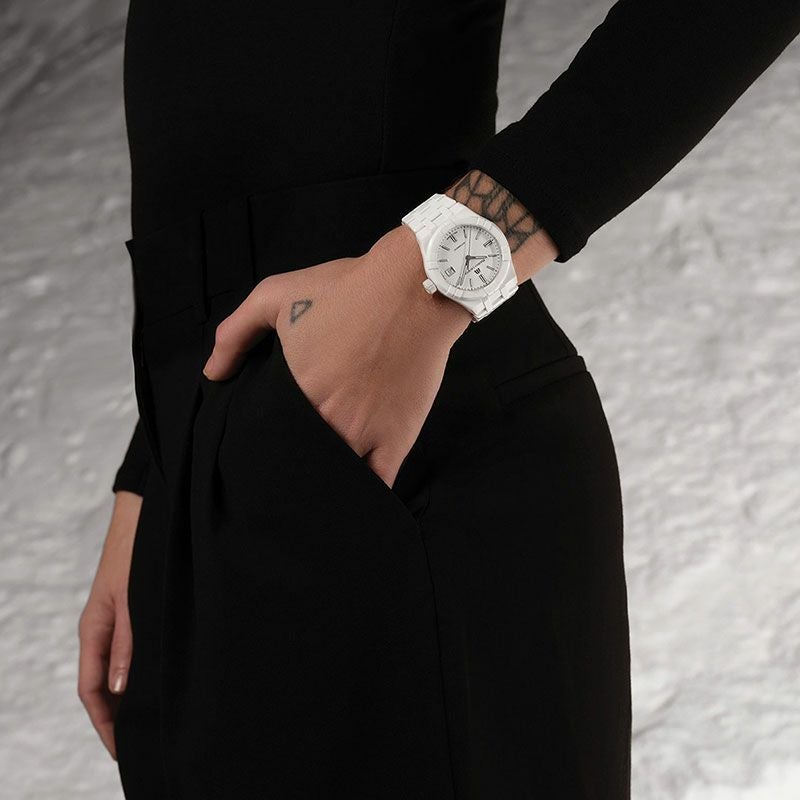 MAURICE LACROIX AIKON AUTOMATIC CERAMIC 39MM モーリス・ラクロア