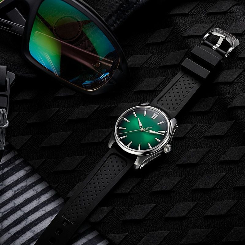 H.Moser ＆ Cie. PIONEER CENTRE SECONDS COSMIC GREEN H.モーザー