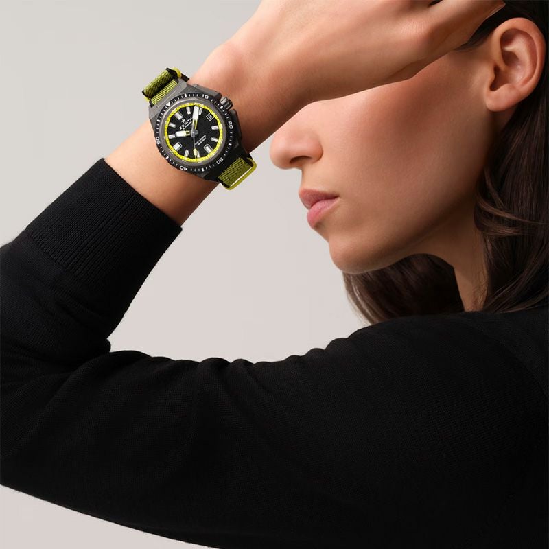 ZENITH <br>DEFY EXTREME DIVER <br>ゼニス <br>デファイ エクストリーム ダイバー シャドウ <br>97.9600.3620/21.I300