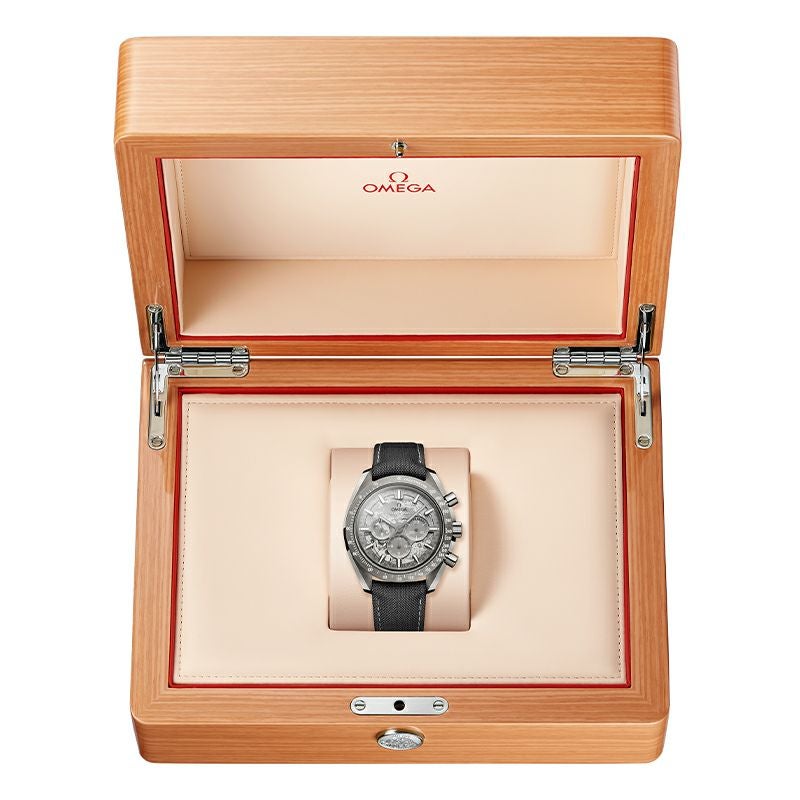 OMEGA SPEEDMASTER DARK SIDE OF THE MOON オメガ スピードマスター ダーク サイド オブ ザ ムーン 310.92.44.50.06.001